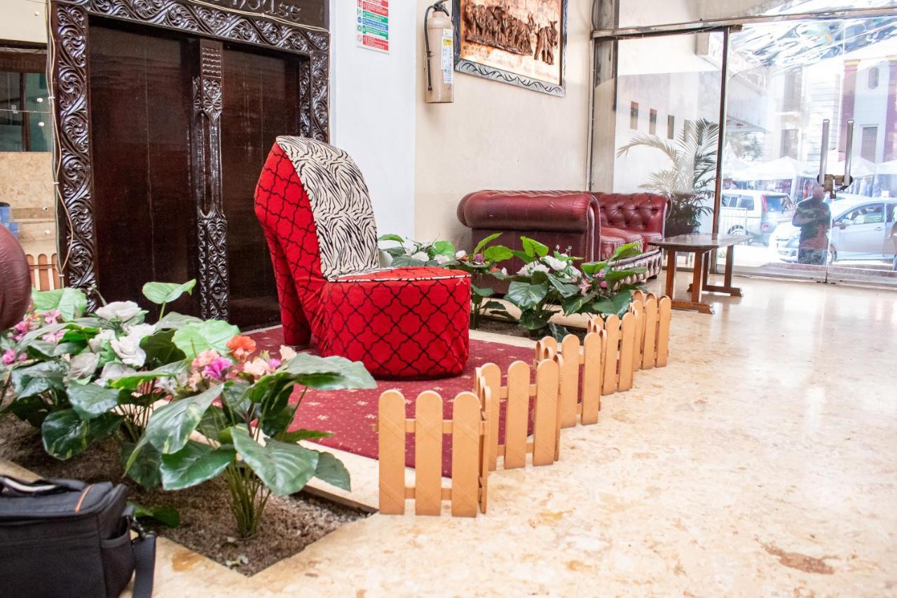Ambassadeur Hotel Найроби Экстерьер фото